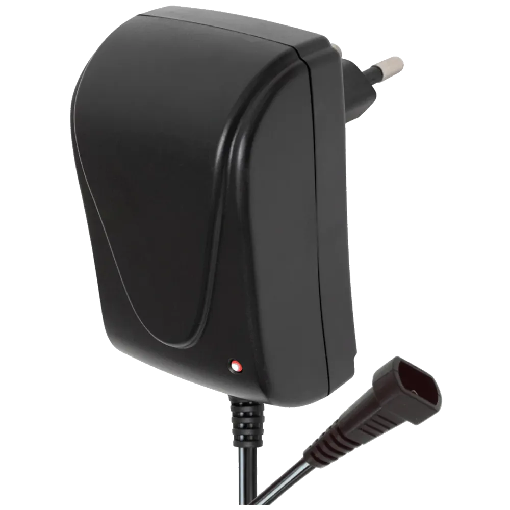 home Adapter 1500/2100 mA, 3-12 V, sa više priključaka - MW MC15N
