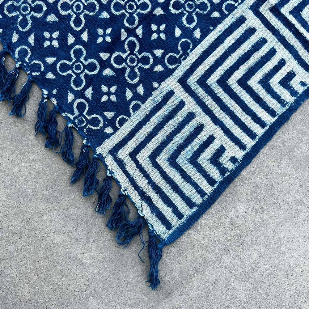 Ručno rađeni prekrivač Indigo Kasba pločice 170x120 cm
