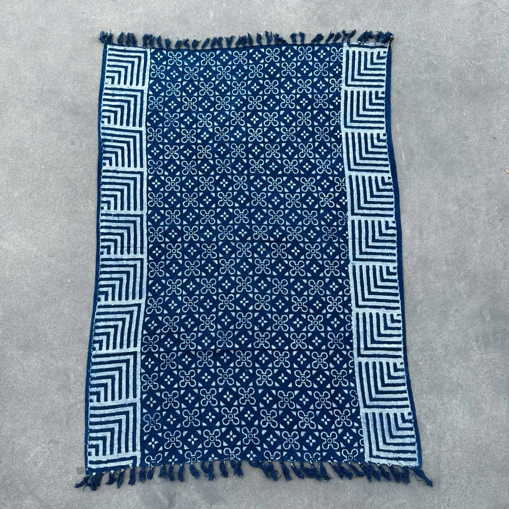 Ručno rađeni prekrivač Indigo Kasba pločice 170x120 cm