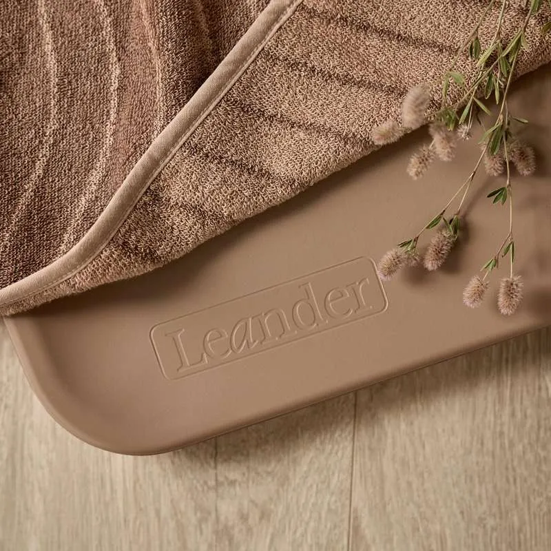 Leander Matty™ Jastuk za sjedenje s kapuljačom - Glina Hypoallergenic Formula