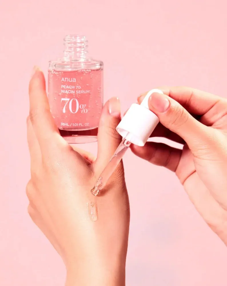 Serum za posvjetljivanje i zaglađivanje breskve i niacinamidom Breskva 70% Niacinamid Serum ANUA