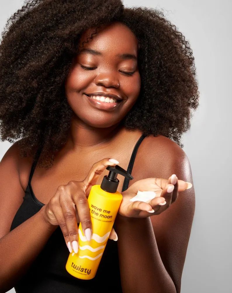 Hidratantni regenerator za kovrčavu kosu s aloe verom, mliječnom kiselinom, pantenolom Twisty