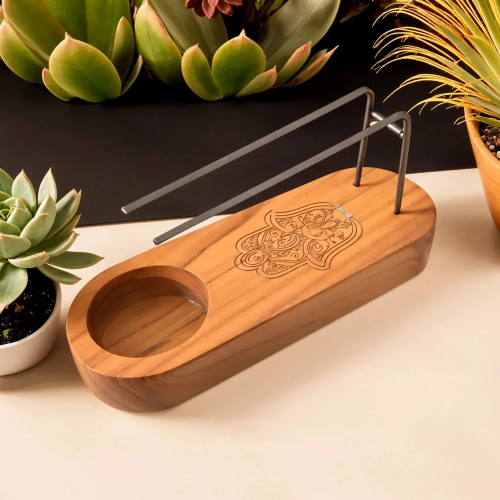 Držč za Palo Santo od tikovine s dizajnom Hamsa
