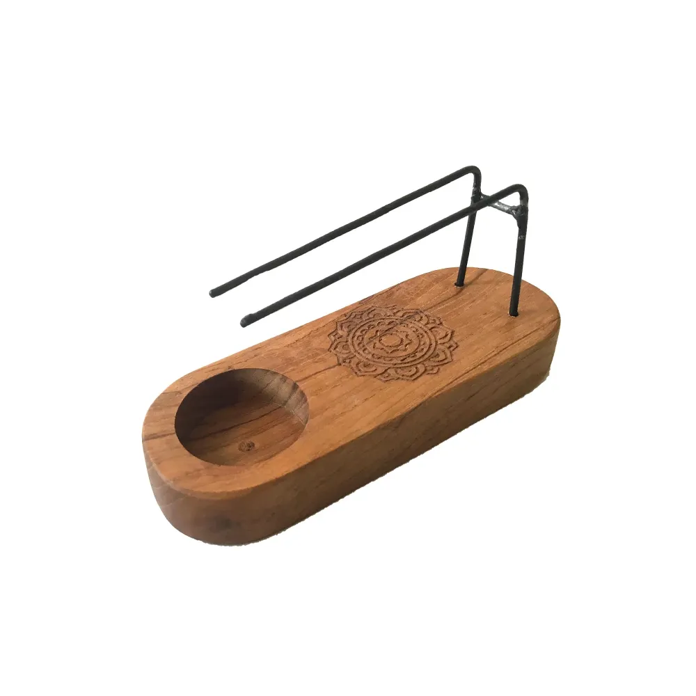 Držč za Palo Santo od tikovine s mandala dizajnom