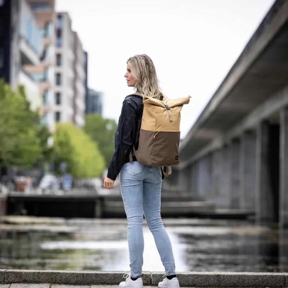 Retro ruksak s rolltopom