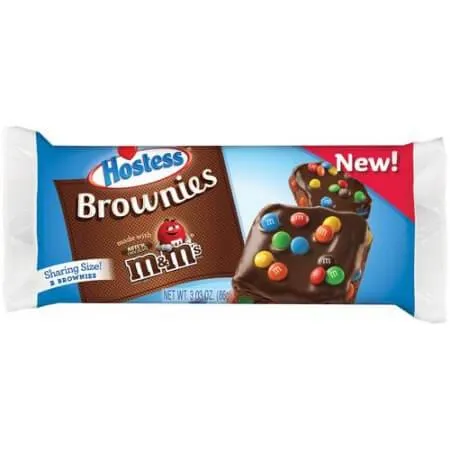 Hostess Brownies M&M's, brownies prekriveni M&M's u pakiranju od 6 komada