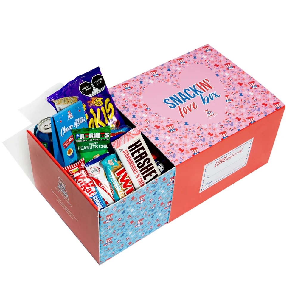 Snackin’ Love Box, kutija s 40 slatkih, slanih proizvoda i pić