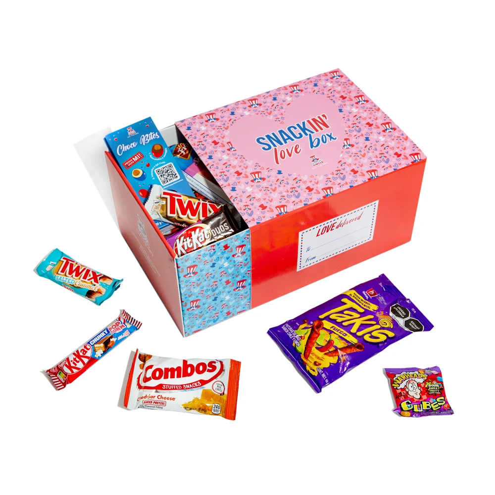 Snackin’ Love Box, kutija s 40 slatkih, slanih proizvoda i pić
