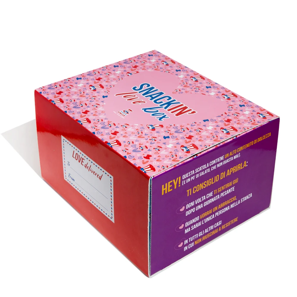 Snackin’ Love Box, kutija s 40 slatkih, slanih proizvoda i pić