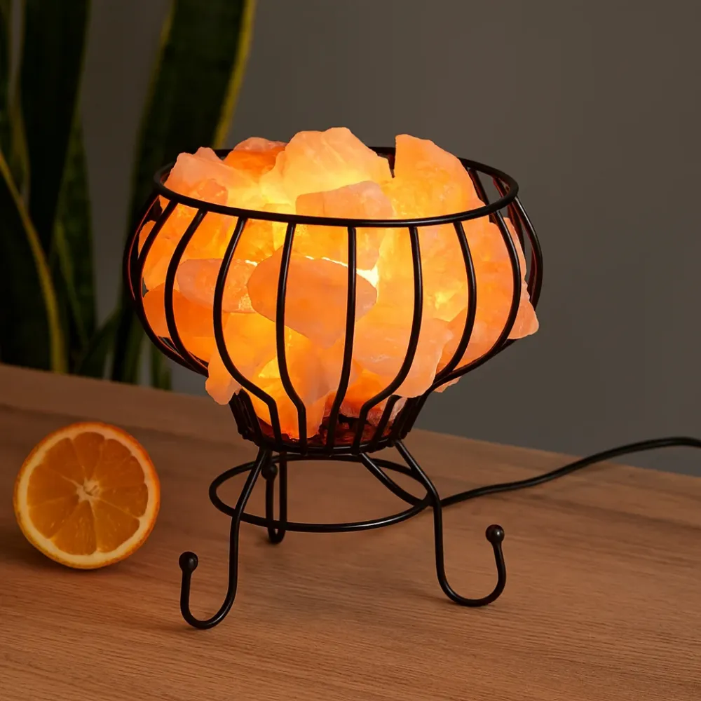 Himalajska solna lampa brazier s komadima ružičaste soli