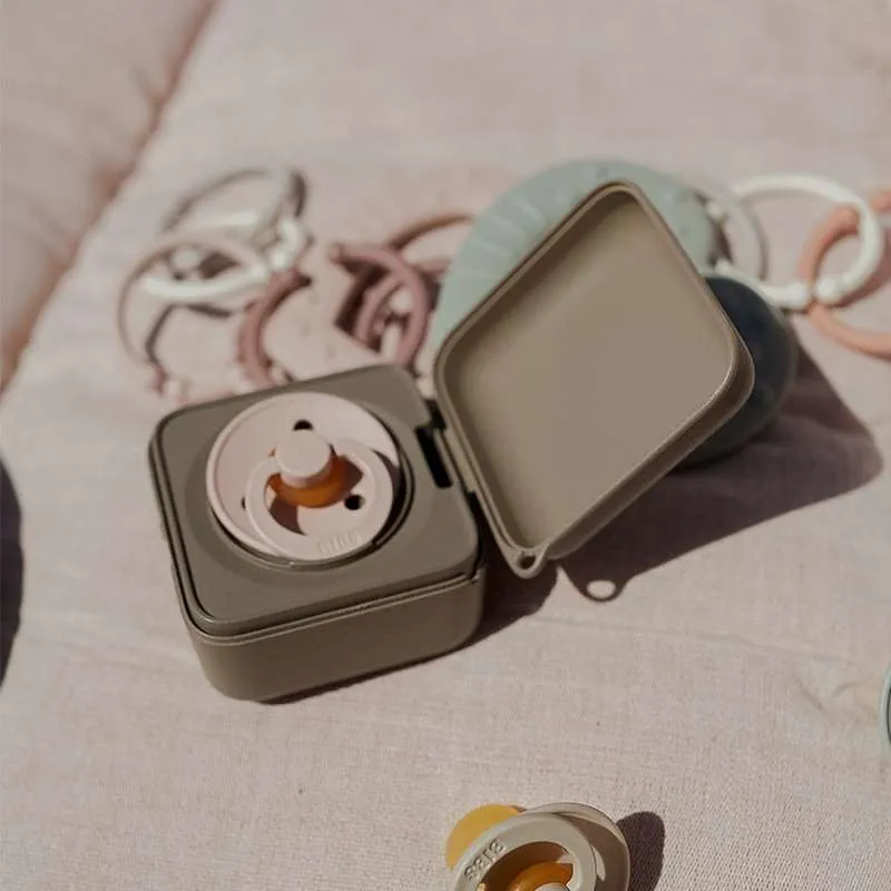 BIBS Accessories Pacifier Box - Sutteboks m. Plads til 3 Sutter - Dusky Lilac