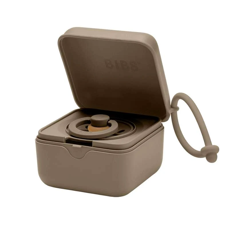 BIBS Accessories Pacifier Box - Sutteboks m. Plads til 3 Sutter - Bogat Oak