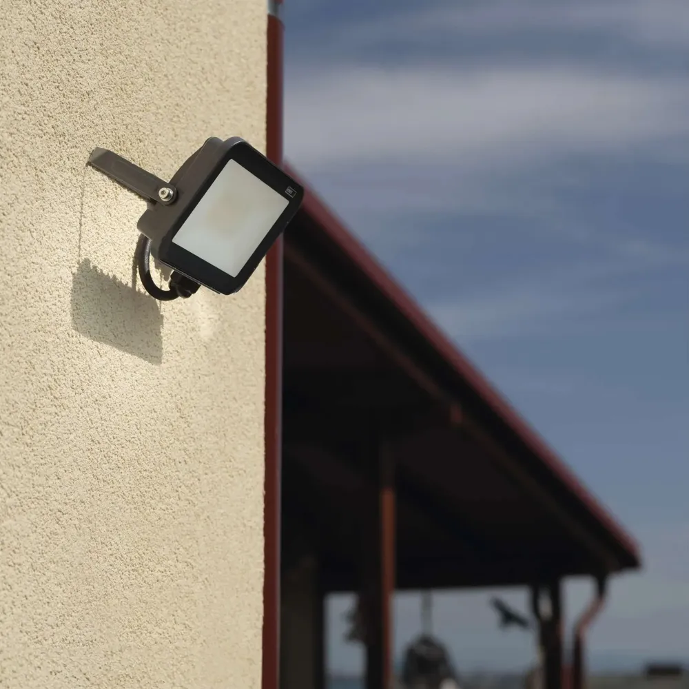 INOVO LED reflektor, 20W, 2200lm, 4000K