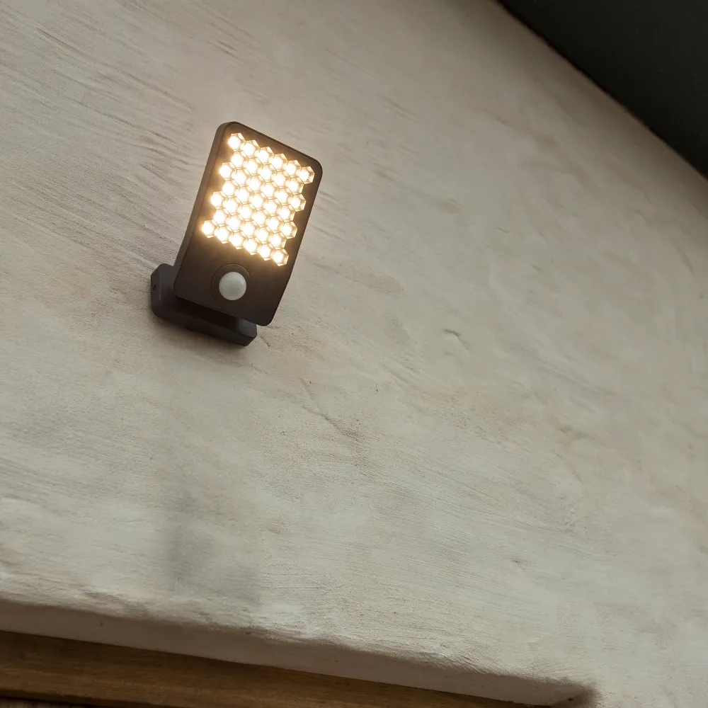 LED reflektor ATLANTIS, senzor pokreta, tamno sivi, 14W, 3000K, IP54