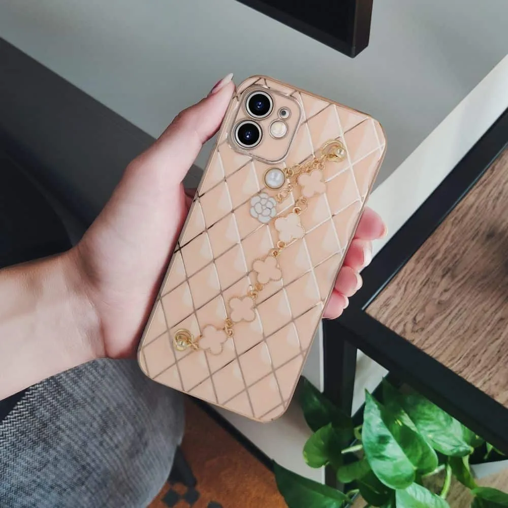 TREND maska sa lančićem za iPhone 11 pink