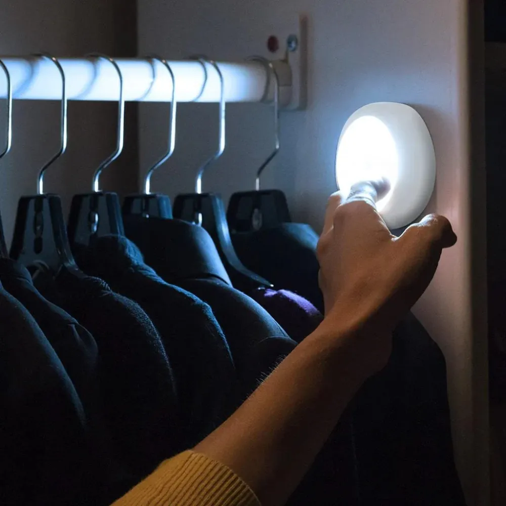 LED Tap Svetlo na Dodir – Bezicno Okruglo Svetlo za Plakar i Stepenice