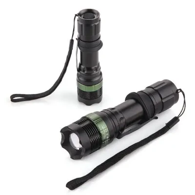 Takticka LED Baterijska Lampa sa Zumom i Punjačem Set