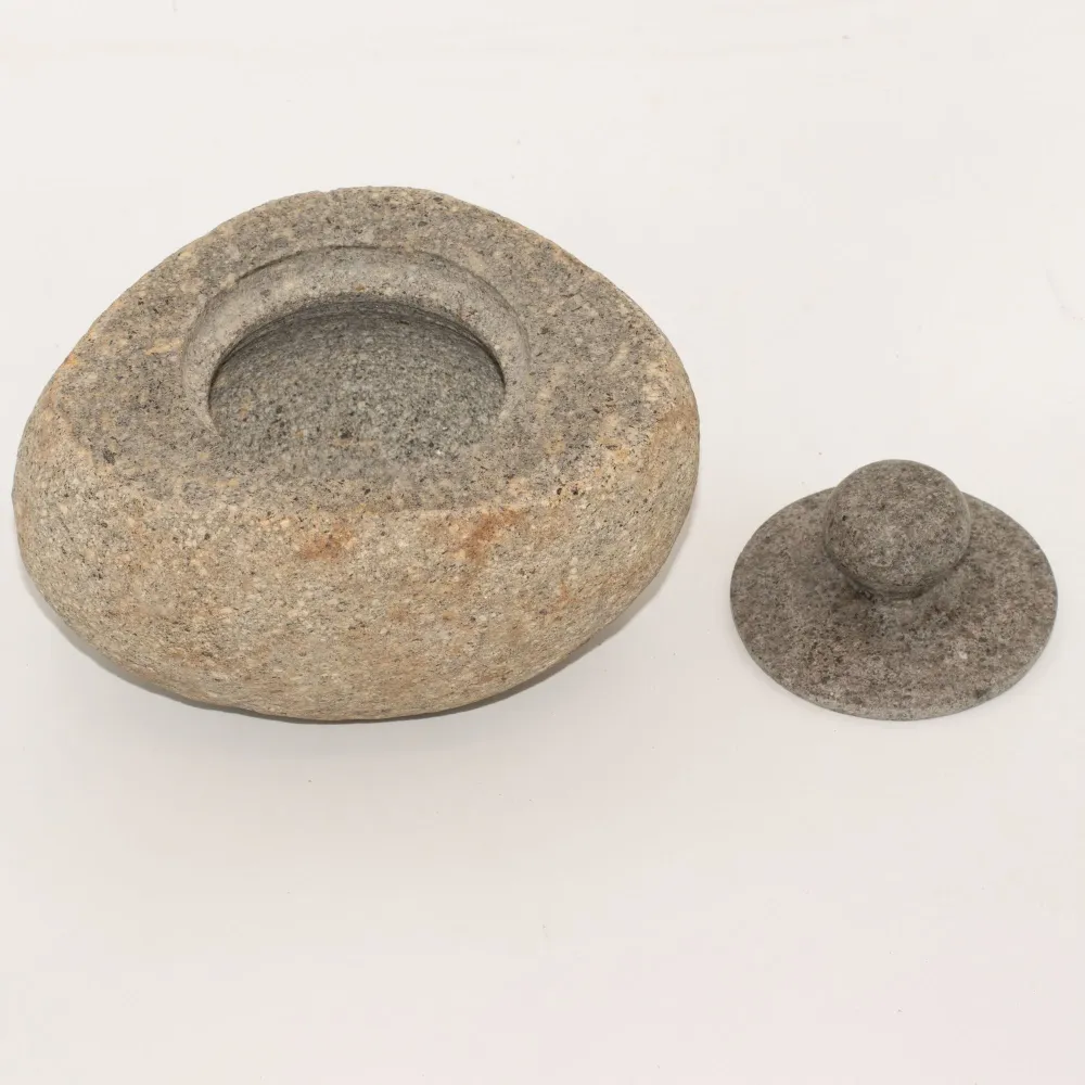 Prirodni lonac za uzemljenje od riječnog kamena – veliki (približno 15x12 cm)