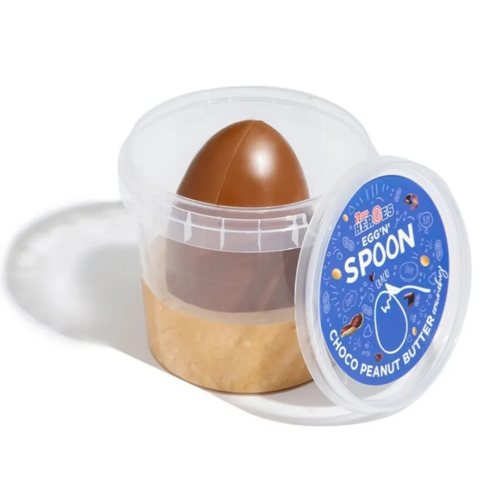 New Heroes Egg'n'Spoon Choco Peanut Butter Crunchy, čokoladna krema i maslac od kikirikija s čokoladnim jajetom i komadići...