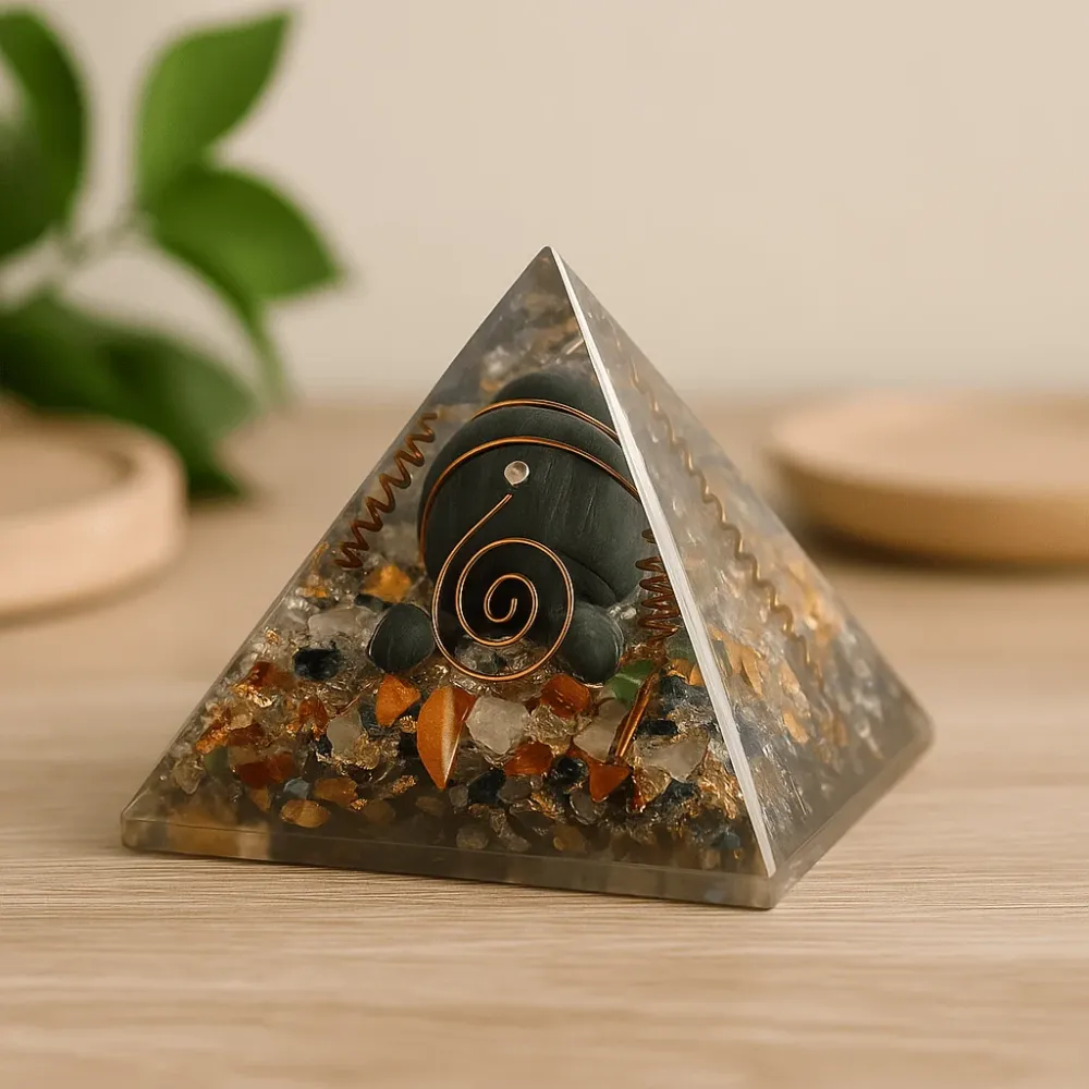 Orgonitna piramida kristal bakrena kornjač, 60mm