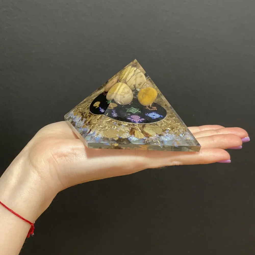 Orgonitna piramida Midnight Reiki 70mm