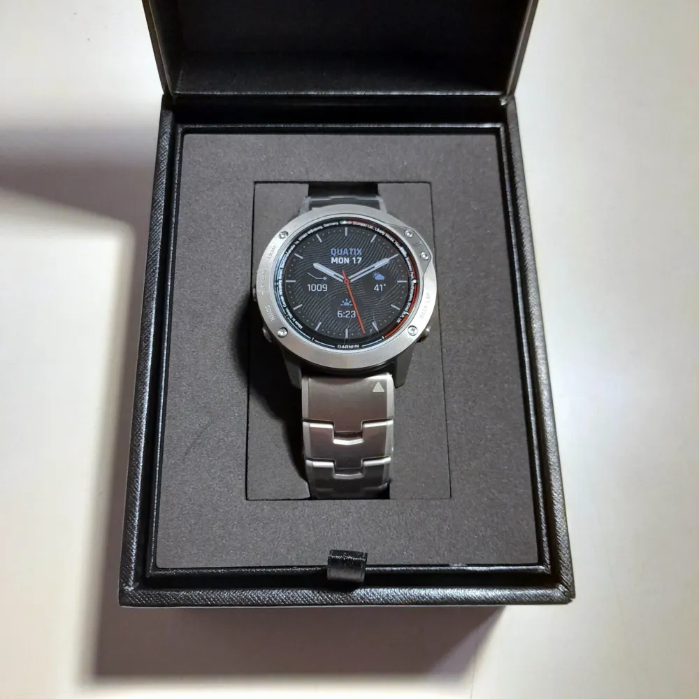 GARMIN • Pametni sat — nautički / solarni • 2 remena