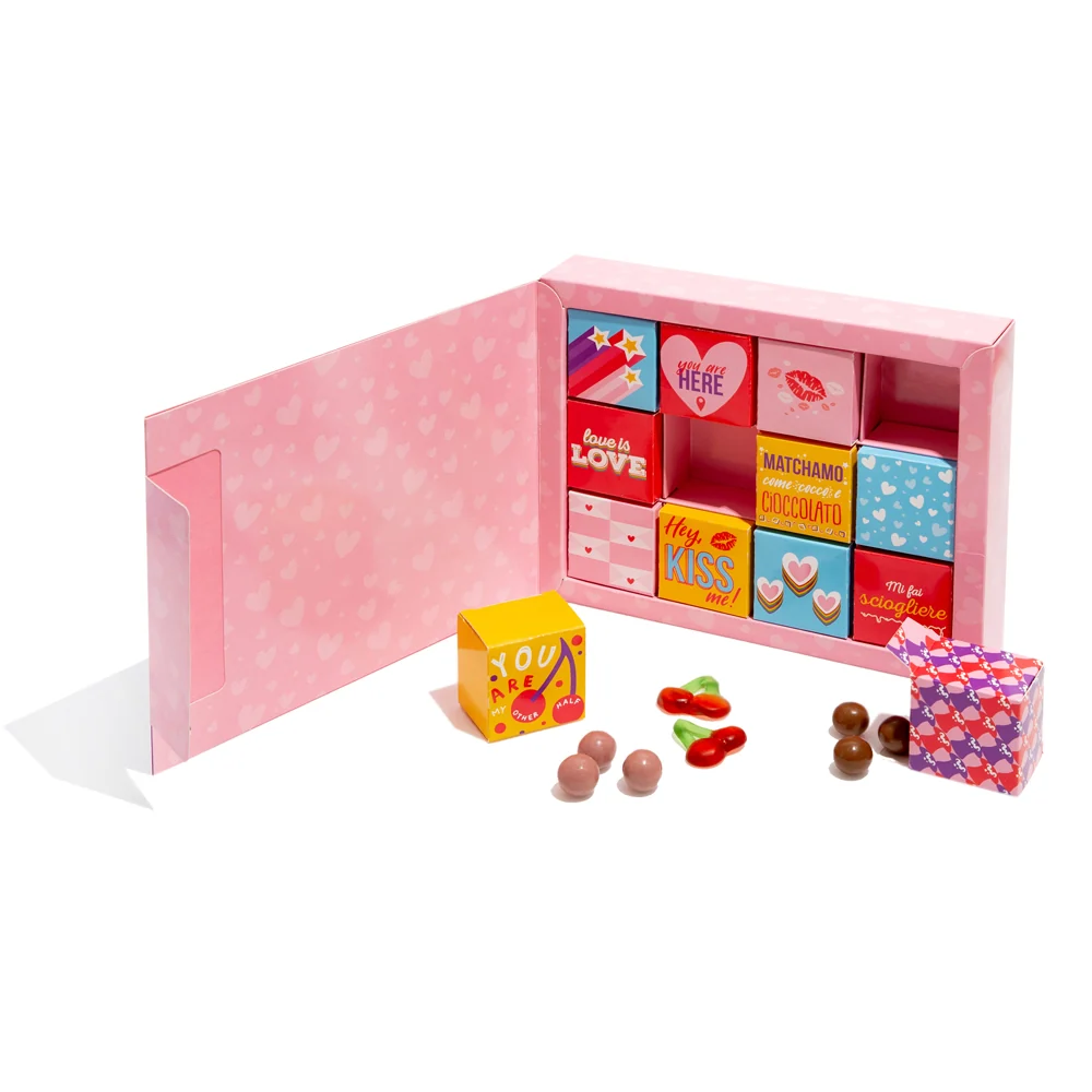 Love Bites Box, pakiranje od 12 kutijica čokoladica i bombona