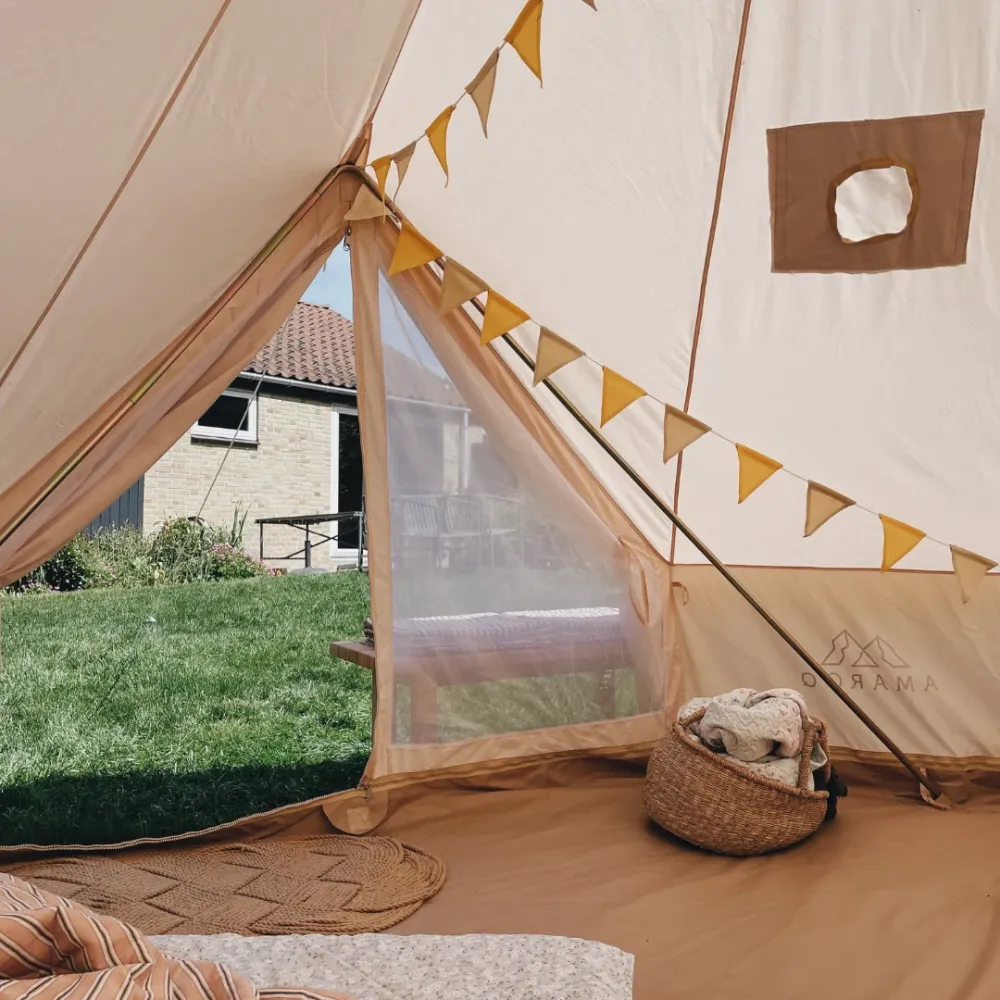 Vijenac od zastavica Amaroq Glamping