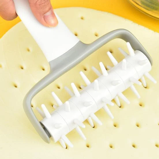 Valjak za busenje testa za pizzu