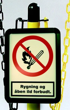 Držč znaka za plastične stupiće