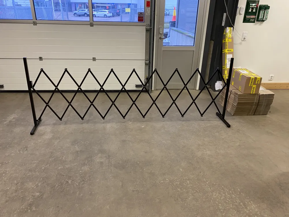 Flexibarrier Rastezljiva barijera - Basic s bazom - (2.7m, crna)