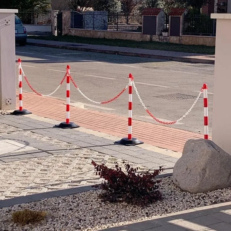 Set Stupić s lancem - Basic -, 16 stupić uklj. 25m Plastični lanac (Crveno/Bijelo)