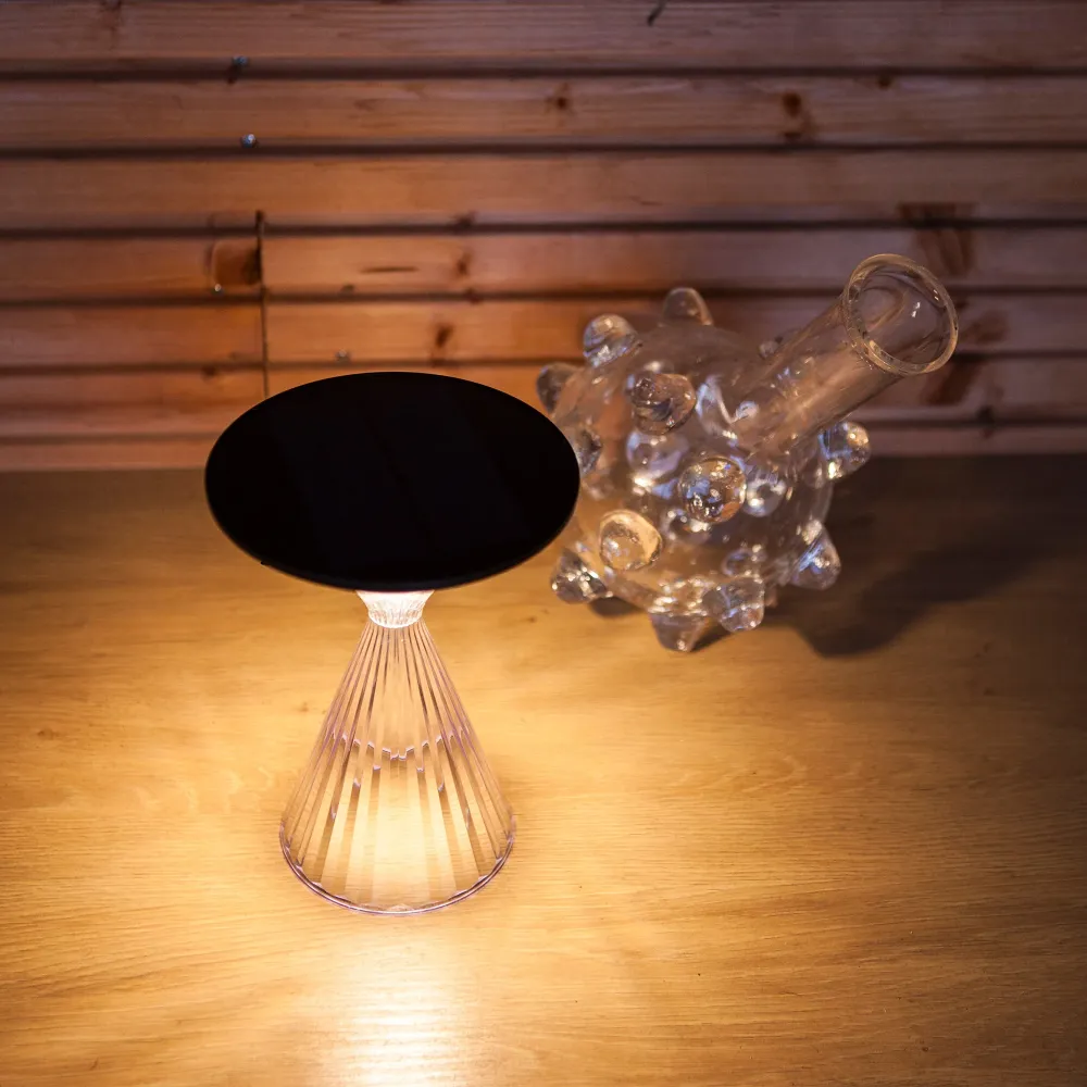 LED solarna stolna lampa MIYI, mat crna, 3.8W, 3000K, IP54