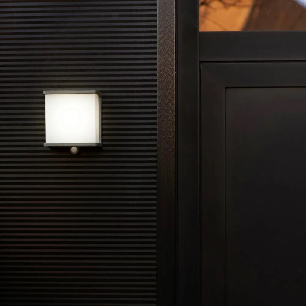 LED solarna zidna svjetiljka DOBLO, senzor pokreta, tamno siva, 12W, 4000K, IP44
