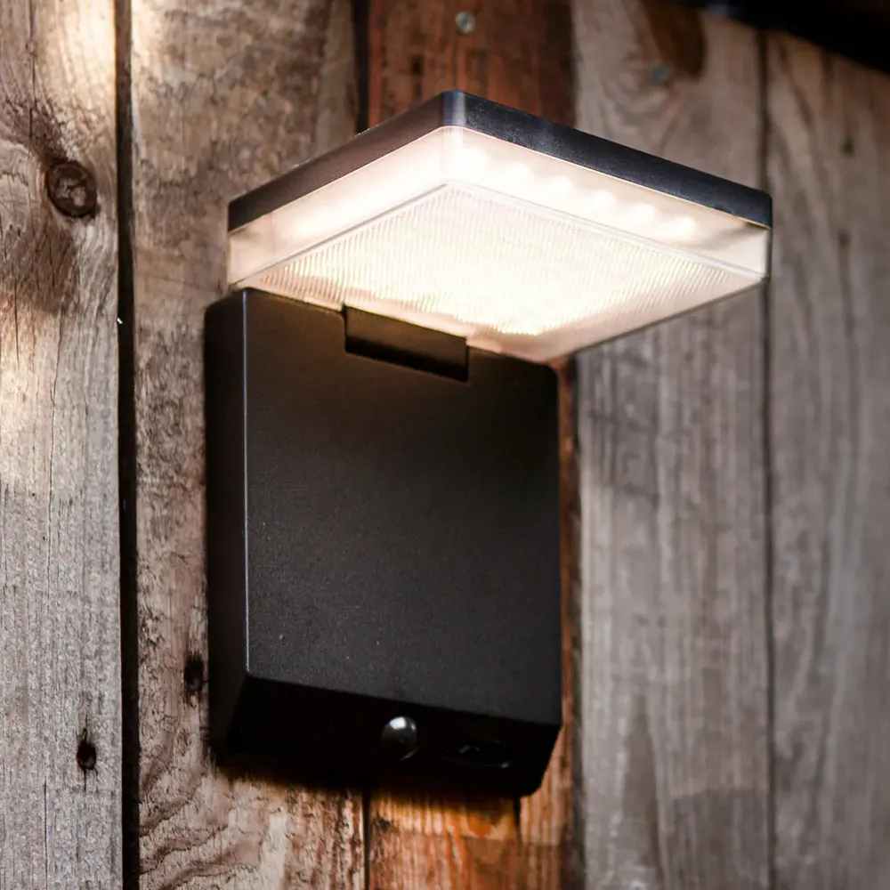 LED solarna zidna svjetiljka MOZE, senzor pokreta, mat crna, 8W, 4000K, IP44