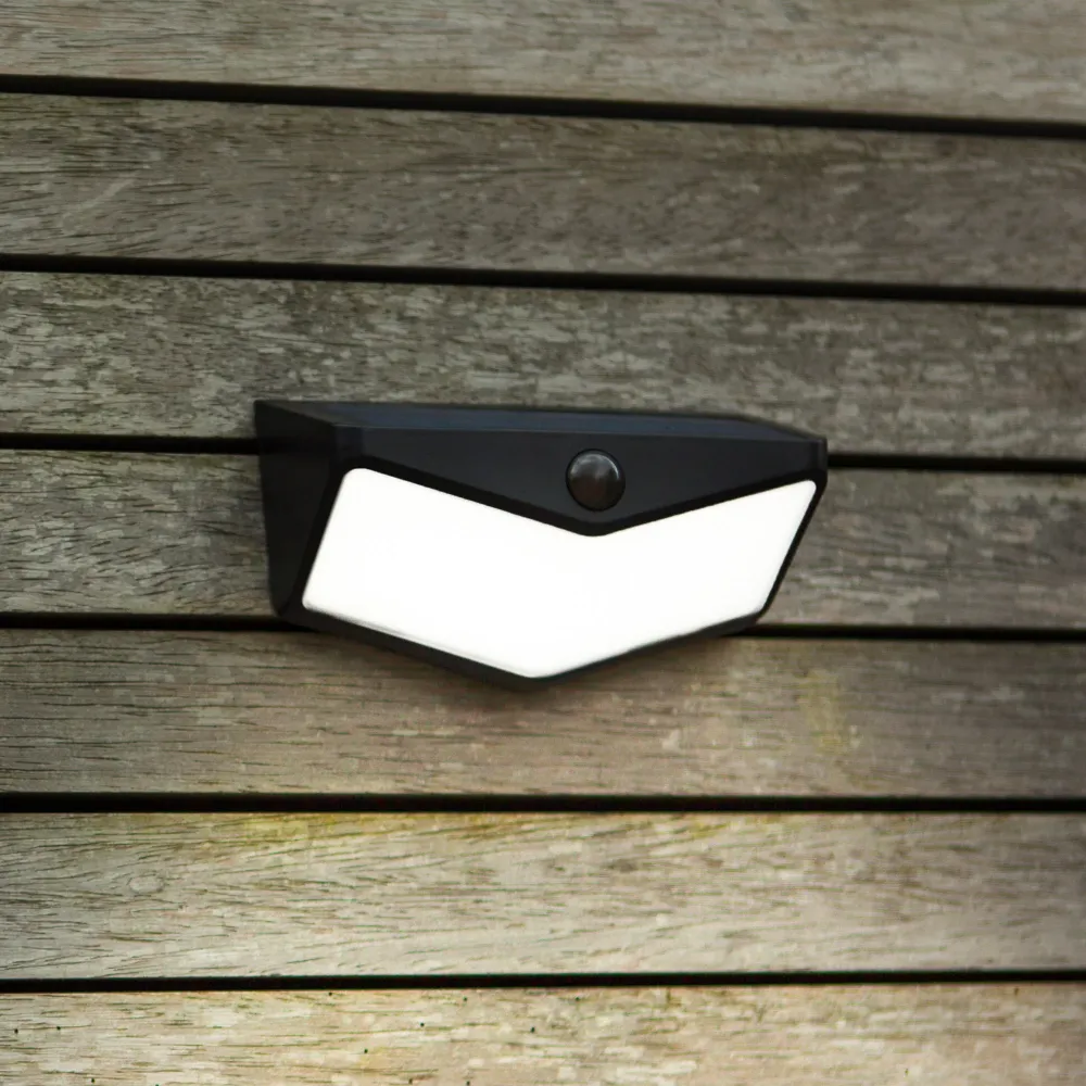 LED solarna zidna svjetiljka WINGS, senzor pokreta, mat crna, 3.7W, 5000K, IP44
