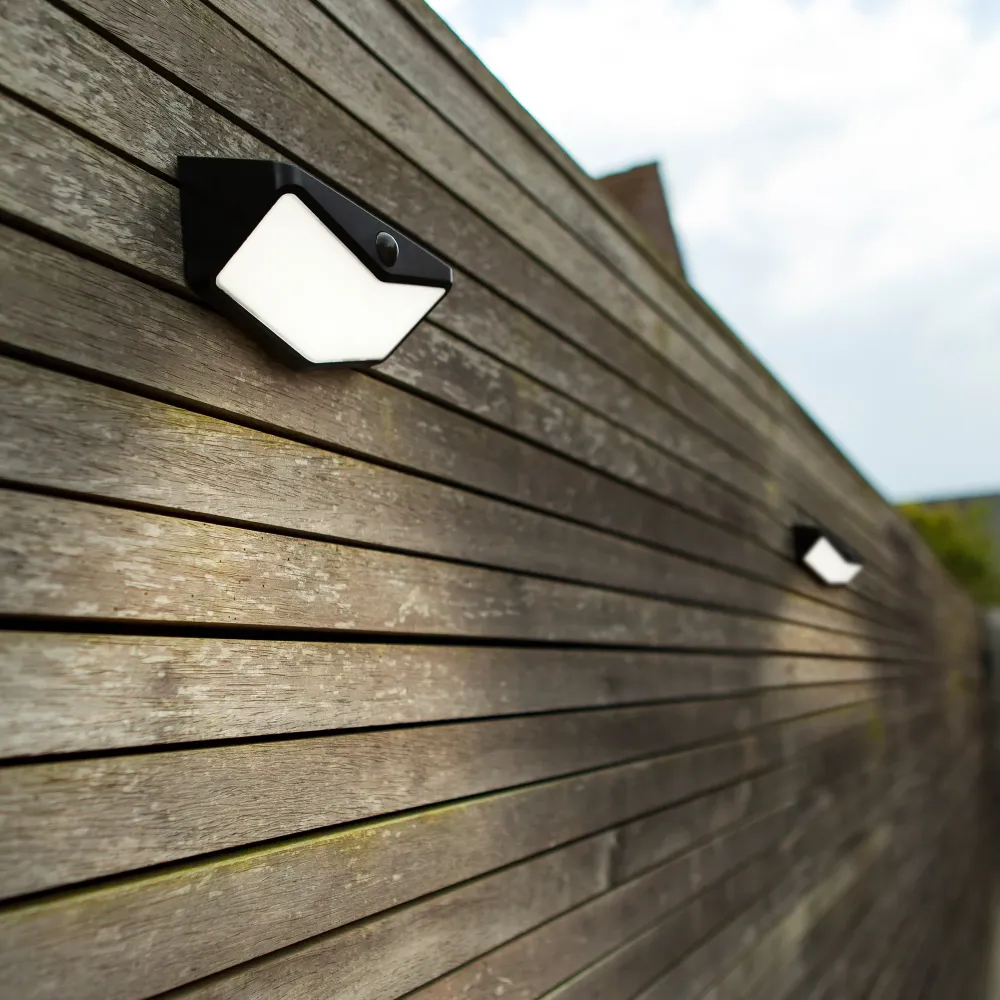LED solarna zidna svjetiljka WINGS, senzor pokreta, mat crna, 3.7W, 5000K, IP44