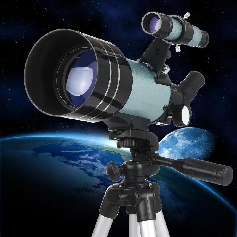 Astronomski teleskop sa stativom za posmatranje neba