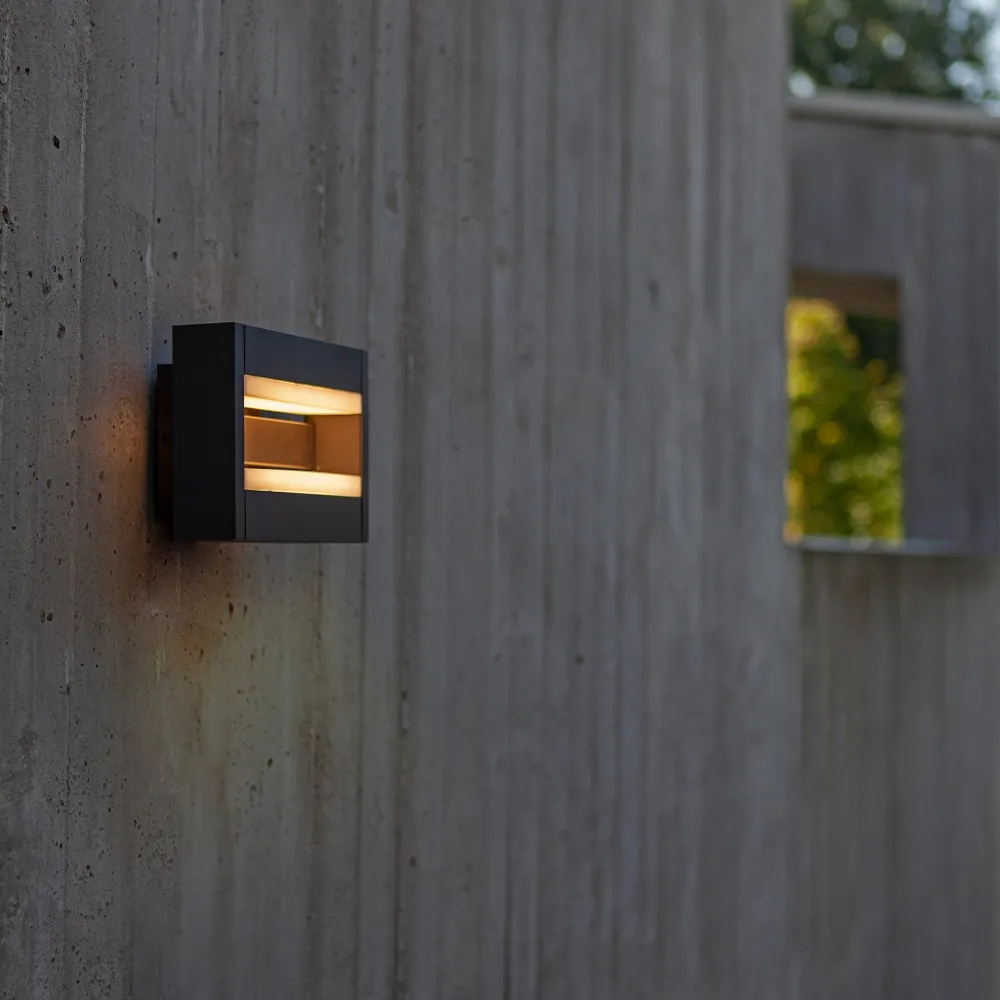 LED zidna svjetiljka CONROY, tamno siva, 13.5W, 3000K, IP44