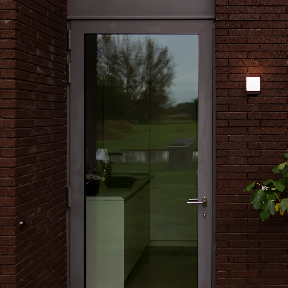 LED zidna svjetiljka CUBA, mat crna, 9.5W, 3000K, IP54