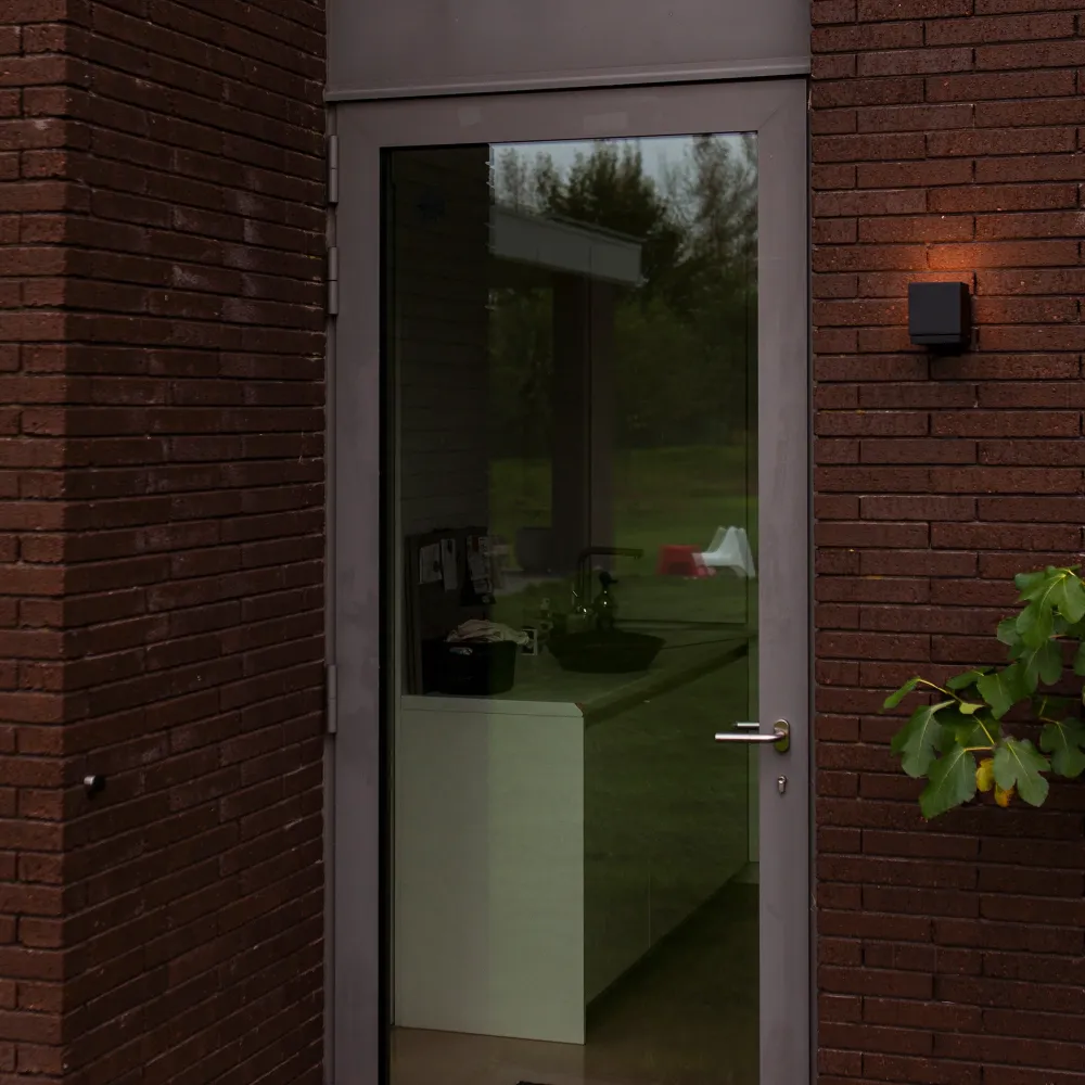LED zidna svjetiljka CUBA, mat crna, 9.5W, 3000K, IP54