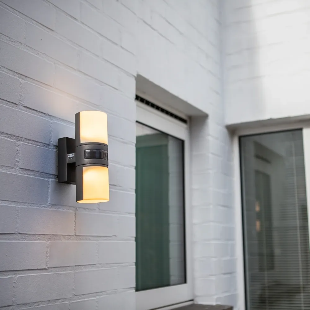 LED zidna svjetiljka CYRA, senzor pokreta, tamno siva, 16.1W, 3000K, IP54