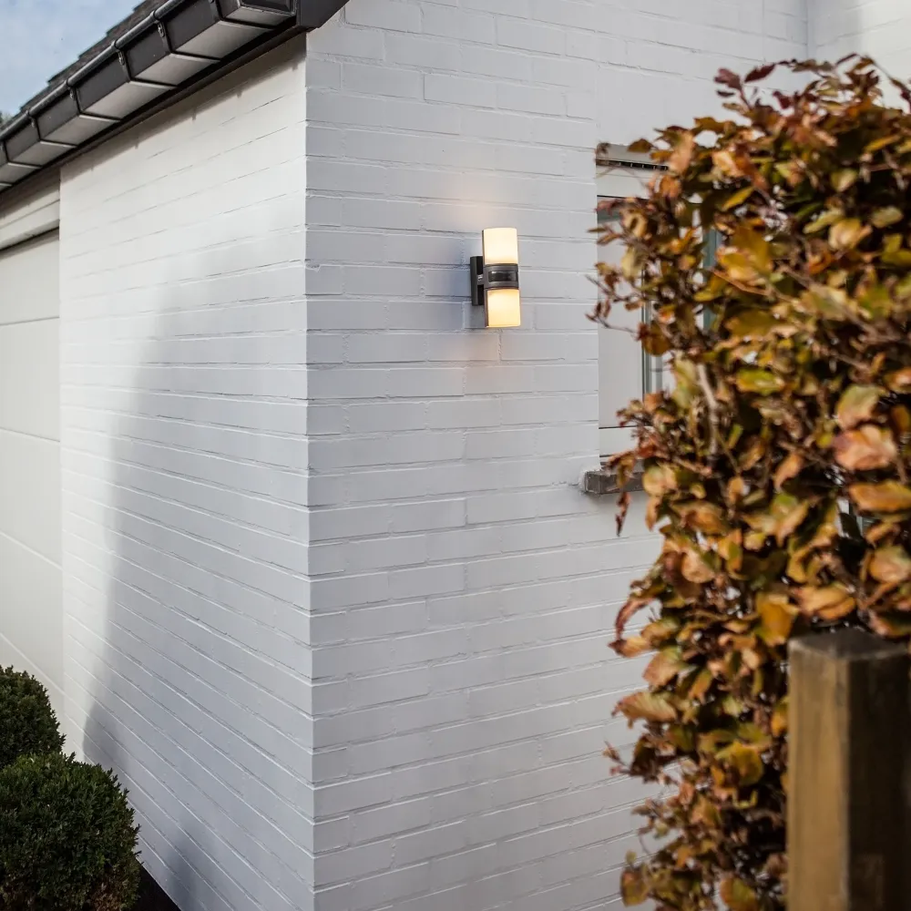 LED zidna svjetiljka CYRA, senzor pokreta, tamno siva, 16.1W, 3000K, IP54