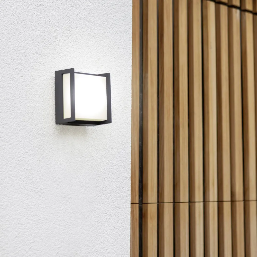 LED zidna svjetiljka QUBO, tamno siva, 7.8W, 3000K, IP54
